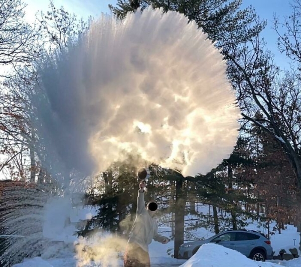 People show just how INSANELY cold it can get (32 Photos)