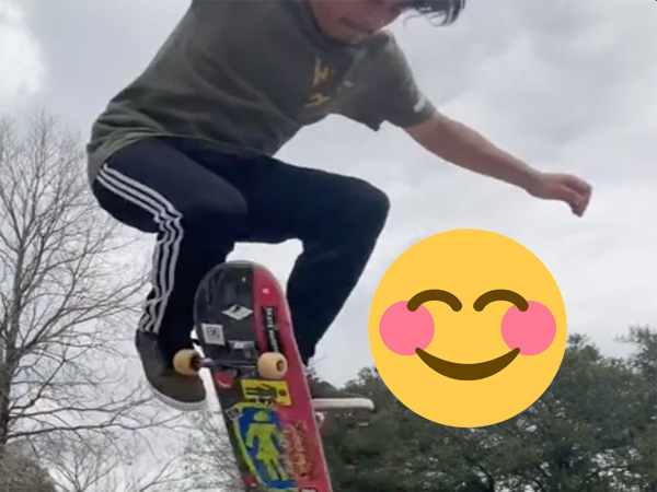 Skater's adorable audience is legitness (Video)