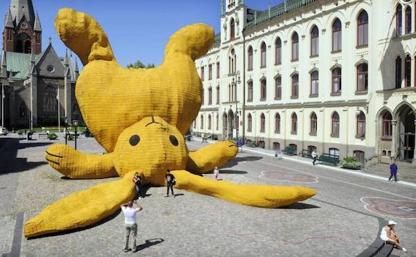 Random things and objects that are enormous in size