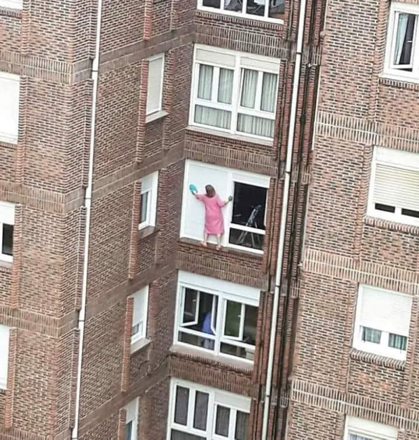 funny-humans-doing-human-things-pics-1-129-63b7f67fafe49__700.jpg