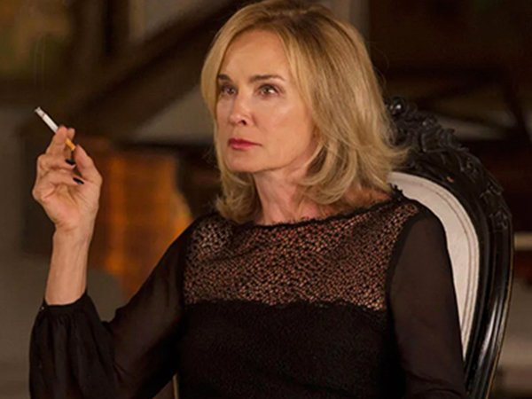Former movie stars who made MAJOR COMEBACKS on TV (15 Photos)