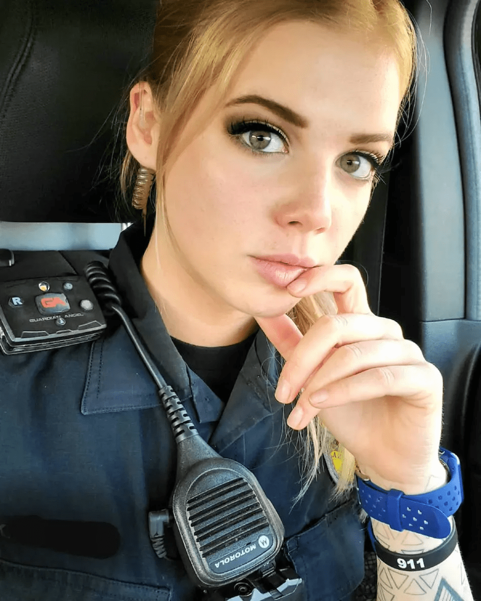 Sexy High-Res Police SWAT Team Girl Reveals Hot Fitness Body Beauty