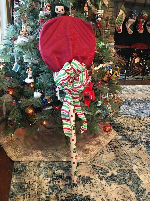 Funny, Creative Gift-Wrap that Upstages the Presents Inside-33 Photos