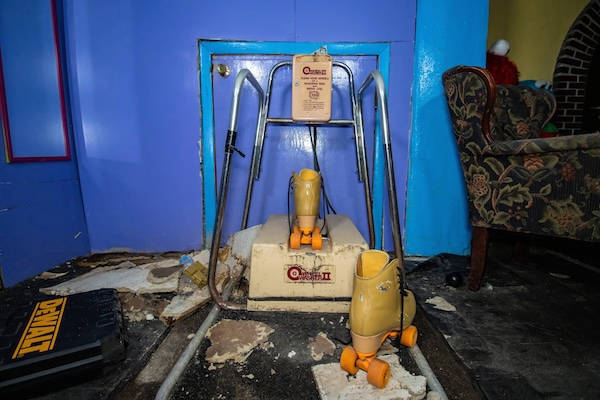 Abandoned roller rink is fueling our nostalgic nightmares