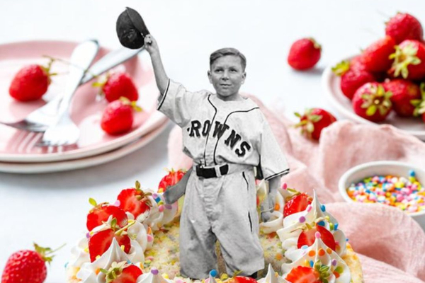 This 3’7″ Dude Actually Played an MLB Game